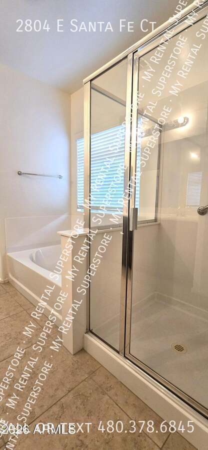 Building Photo - 2804 E Santa Fe Ct