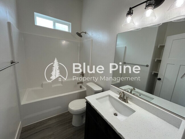 Building Photo - 3237 Harlow Dr