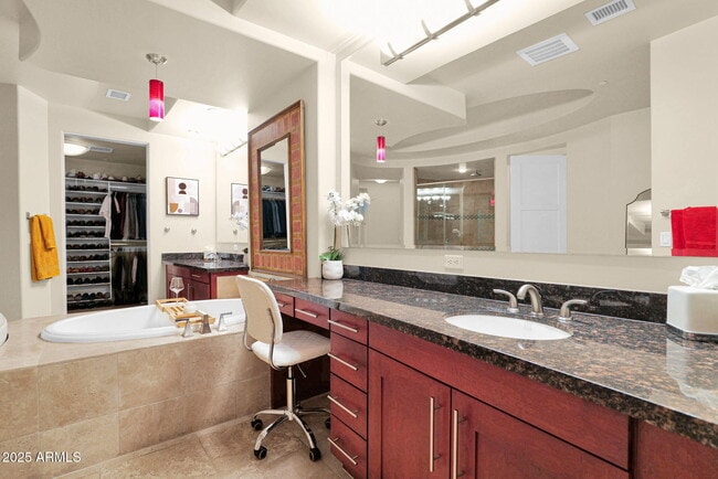 Building Photo - 8 Biltmore Estates Dr