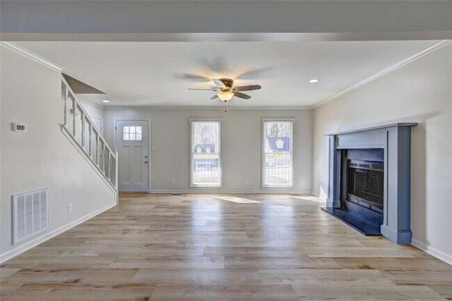 Building Photo - 95 Pine Grove Cir