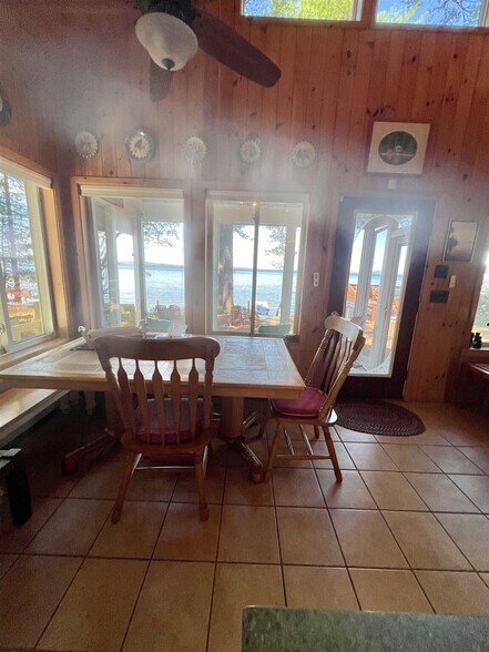 Building Photo - 11 Sandy Cove Rd