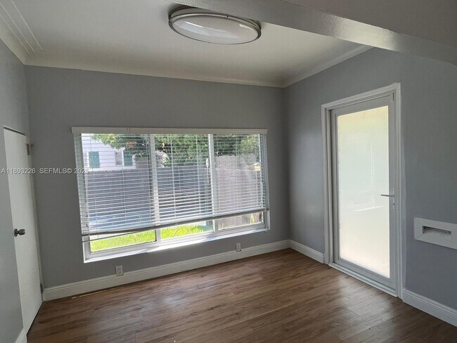 Building Photo - 1637 Jackson St