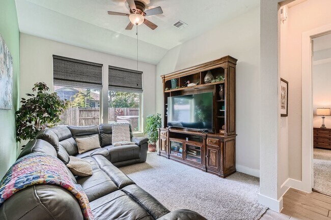 Building Photo - 13224 N Salmon River Cir