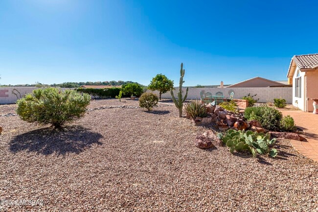 Building Photo - 65685 E Rocky Trail Dr