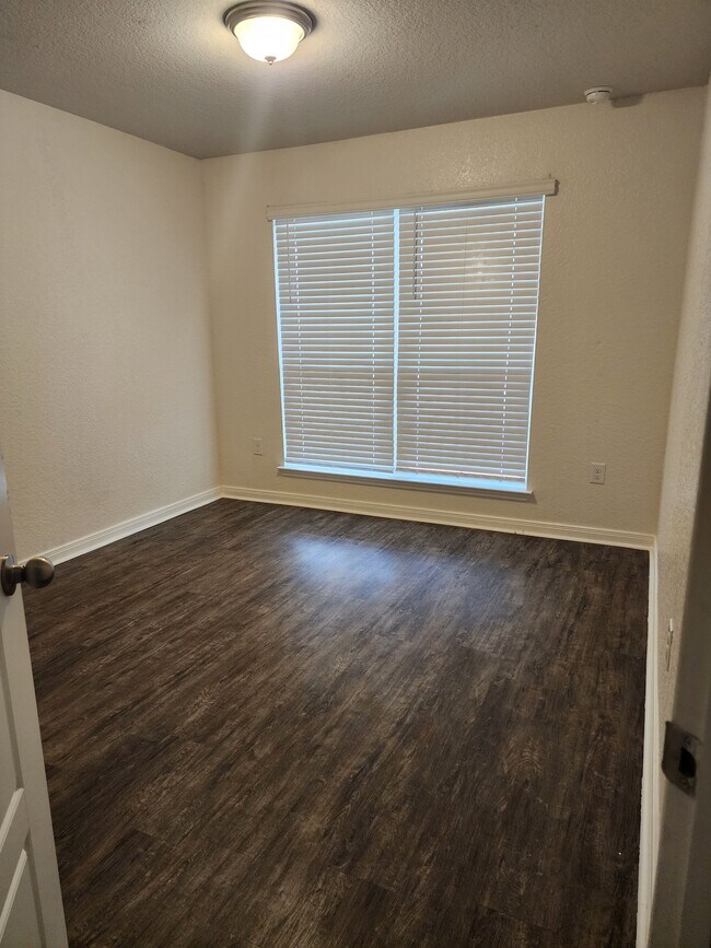 Building Photo - 2135 Firefall Dr