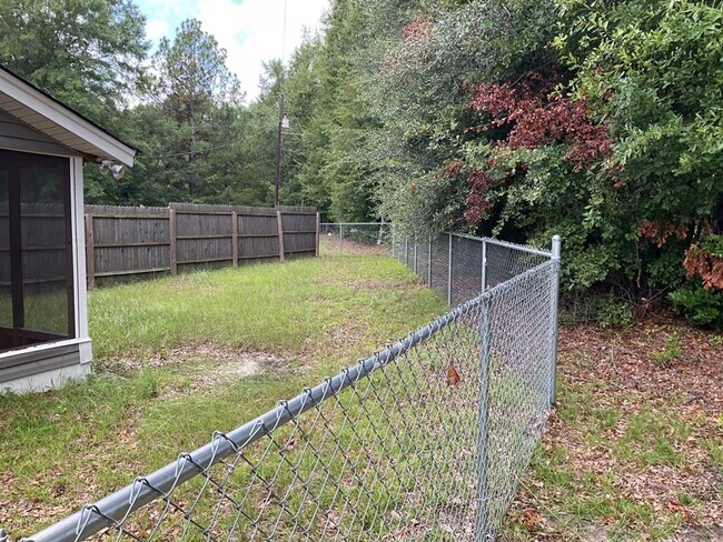Building Photo - 216 Burlie Ct