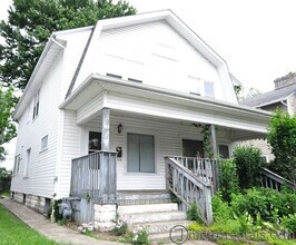 Building Photo - 2963-2965 Indianola Avenue