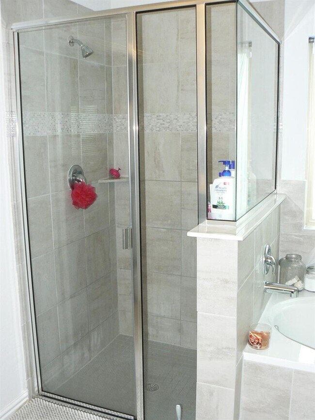 Building Photo - 5900 Bucine Cv