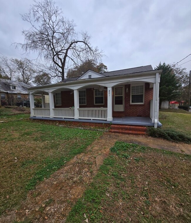 Building Photo - 801 Walnut St