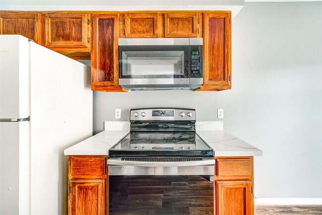 Building Photo - 14600 Fonmeadow Dr