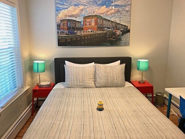 Building Photo - 130 W 8th St