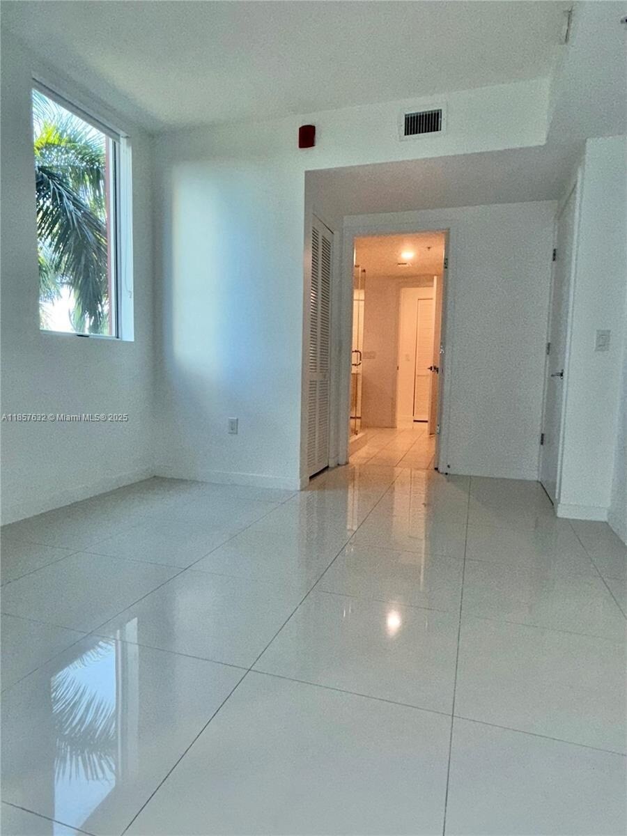 Building Photo - 7661 NW 107th Ave