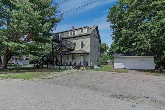 Building Photo - 39 Hope St
