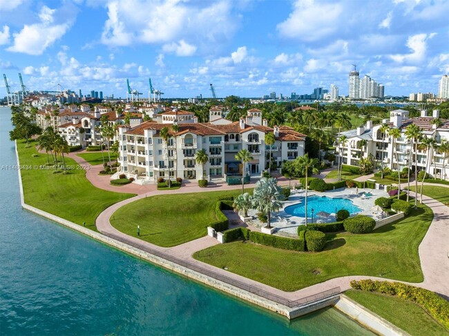 Building Photo - 2514 Fisher Island Dr