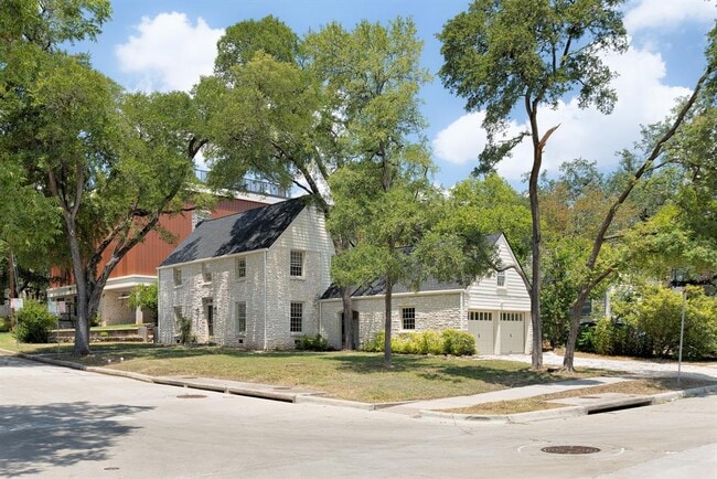 Building Photo - 610 Rathervue Pl