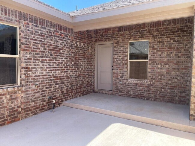 Building Photo - 5536 Kemper St