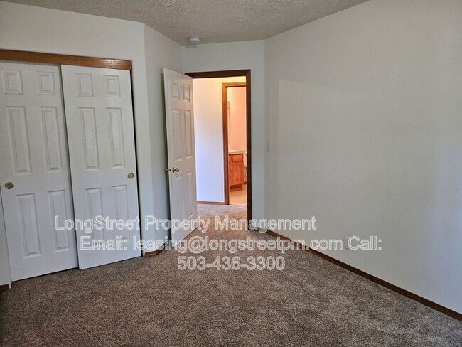 Building Photo - 7445 SE Crystal Springs Blvd