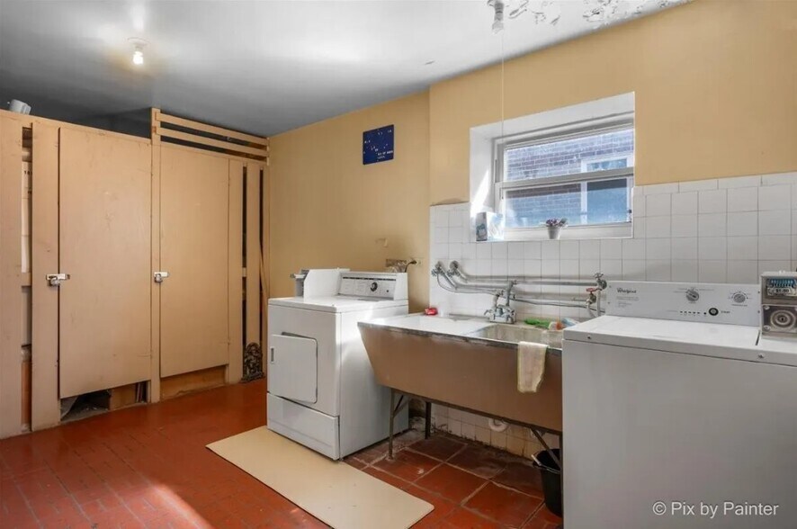 Building Photo - 5530 W Lawrence Ave