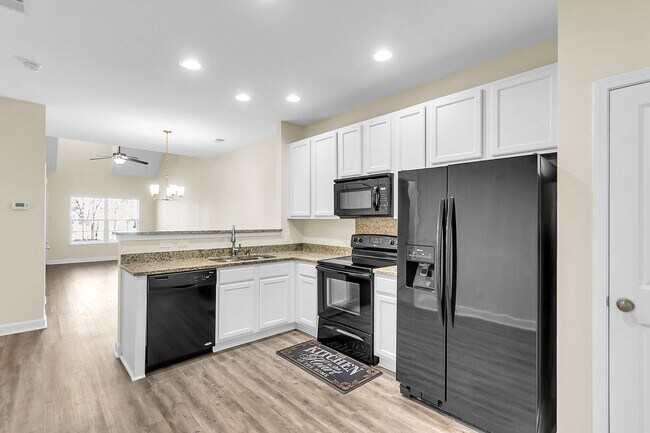 Building Photo - Beautiful FOUR bedroom townhome in Goose Creek!