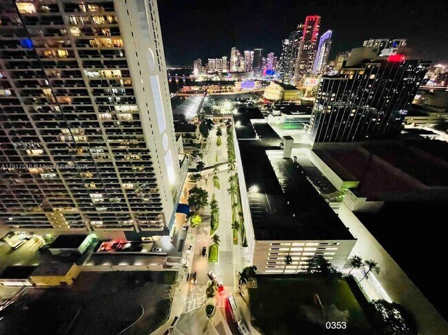 Building Photo - 1750 N Bayshore Dr