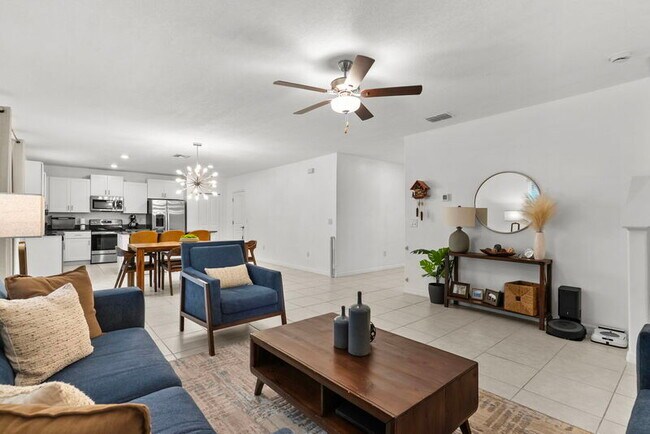 Building Photo - 1742 Red Loop