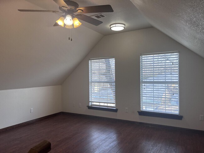 Building Photo - 5429 Prince Dr