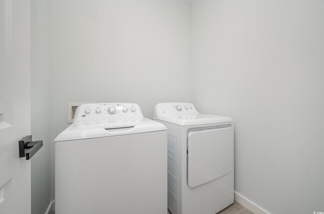 Building Photo - 503 30th Ave N