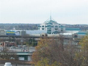 Building Photo - 617 Hiawatha Blvd