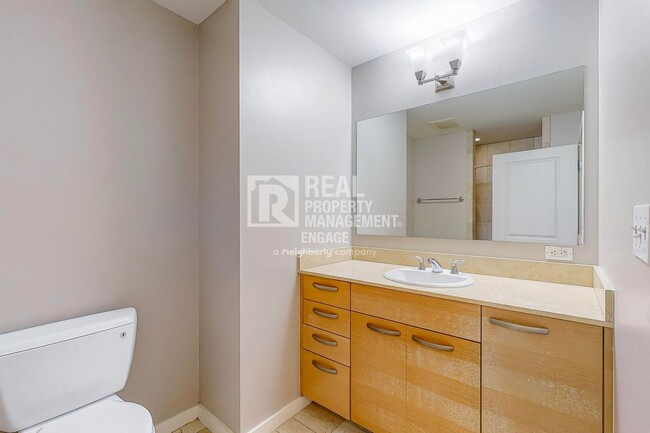 Building Photo - 2 Bedroom Condo Available for Rent in the ...