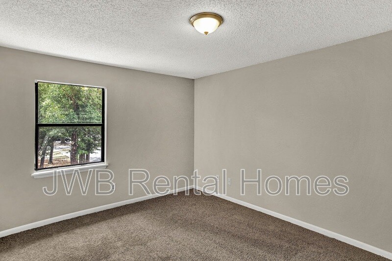 Building Photo - 10825 Key Haven Blvd