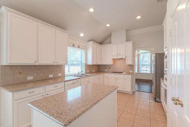 Building Photo - 6618 Trenton Lake Ln