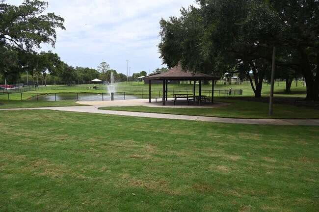 Building Photo - 129 Cimmaron Dr