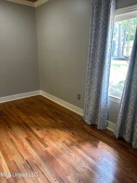 Building Photo - 3564 Cowan Pl