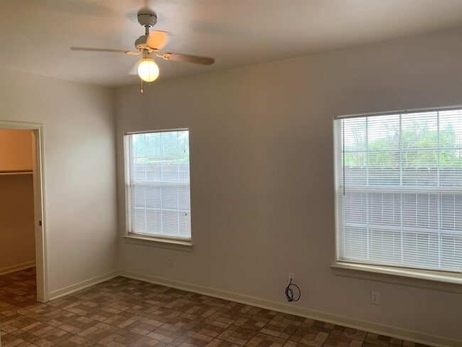 Building Photo - 1513 Cage St