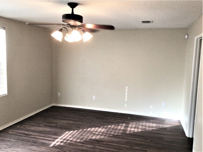 Building Photo - 3030 Dusty Ridge Dr