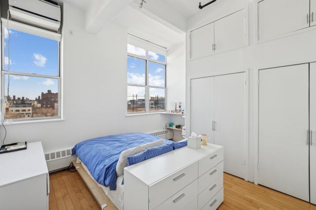 Building Photo - 2 bedroom in New York NY 11205