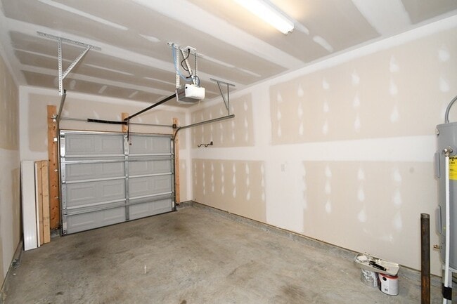 Building Photo - MOVE-IN READY Carolina Forest