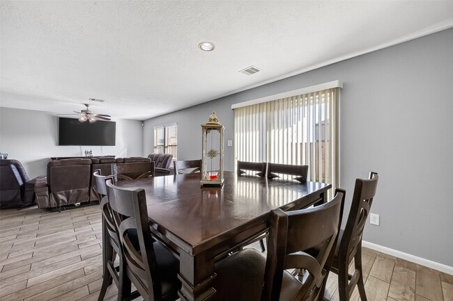 Building Photo - 2707 Piney Lake Ct