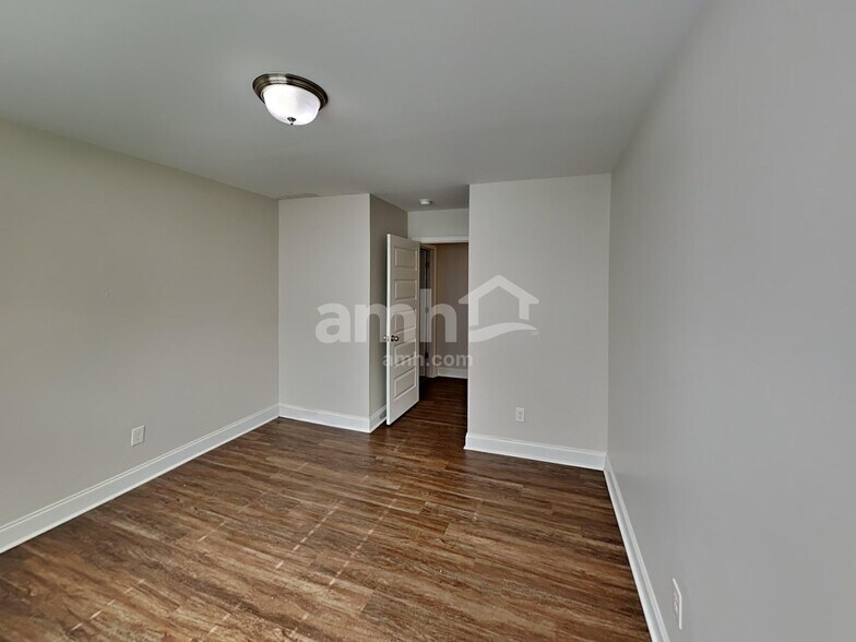 Building Photo - 5226 Tupelo St