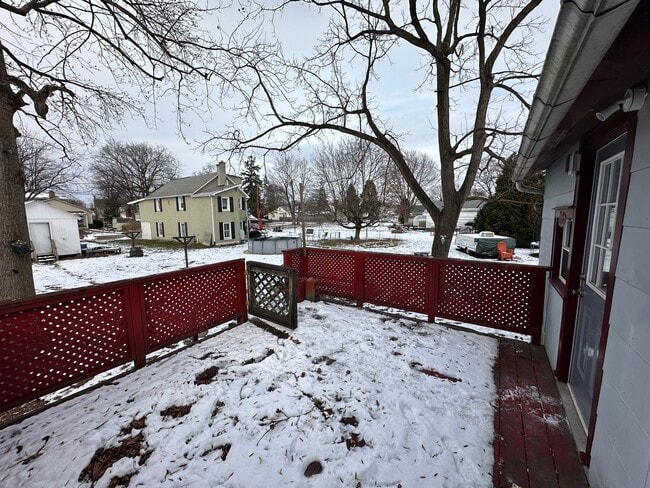 Building Photo - 115 Carpenter St