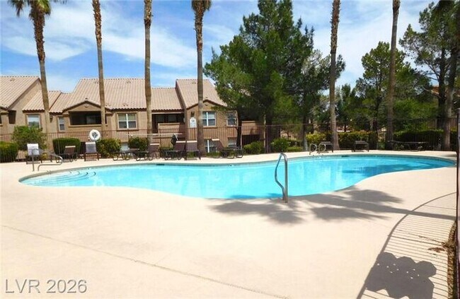 Building Photo - FANTASTIC 1ST FLOOR UNIT IN GATED COMMUNITY-NW!!