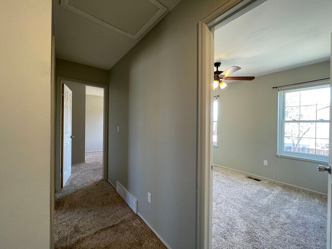 Building Photo - $0 DEPOSIT OPTION. 4BED/2.5BATH IN AURORA'...