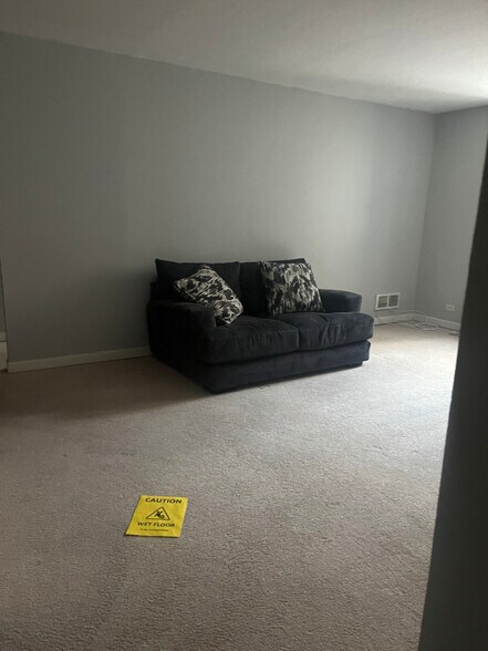 Building Photo - 1339 N Dearborn St