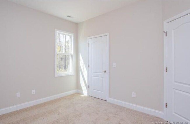 Building Photo - 425 Sedgemoor Rd