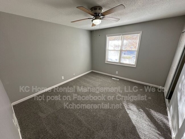 Building Photo - 10906 W 95th St