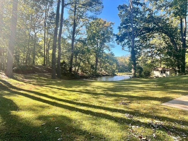 Building Photo - Beautiful Waterfront home with private dock