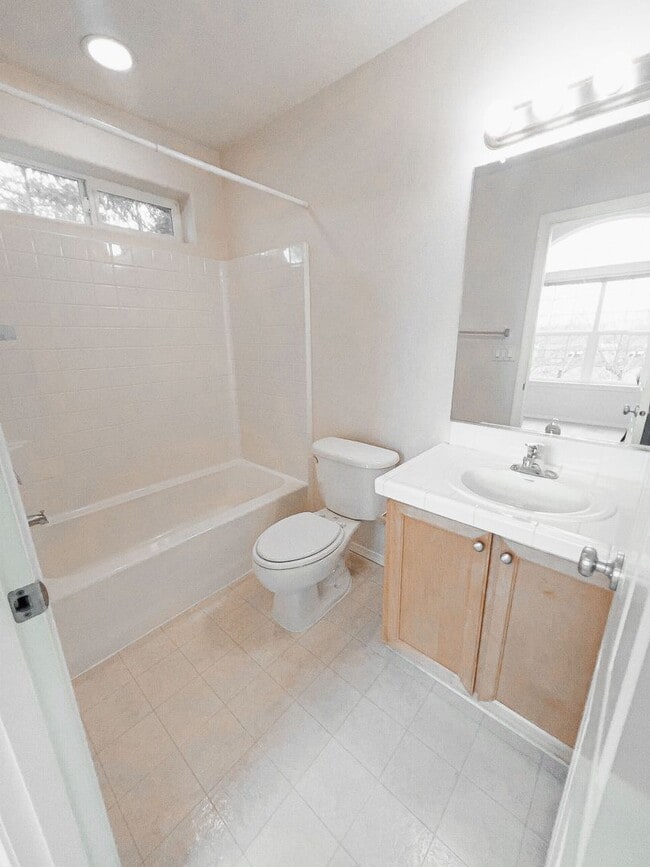 Building Photo - 15467 Brianne Ct