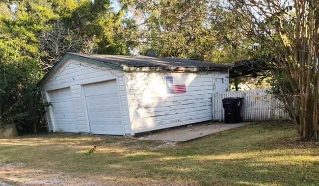 Building Photo - 1400 Dyer Ave