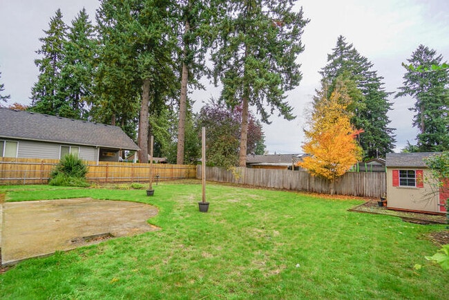 Building Photo - THREE BEDROOM HOUSE IN VANCOUVER