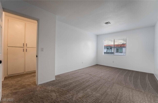 Building Photo - 1133 Willow Tree Dr